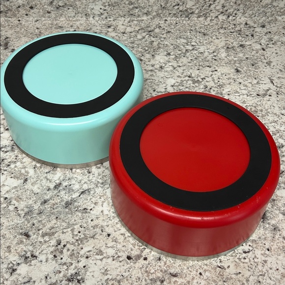 Set of Two Stainless Steel Dog Bowls - Red and Seafoam - Picture 2 of 11